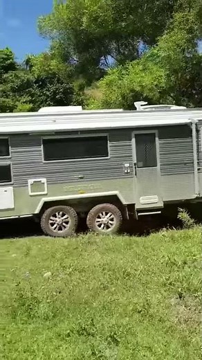 Nat Lowndes Kedron Caravan