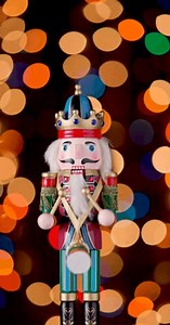 Casse-noisette en bois Soldier Toy sur : vidéo de stock (100 % libre de droit) 3671727433 | Shutterstock