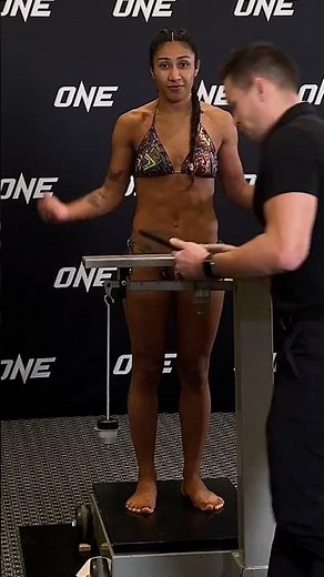 Strawweight showdown 💪