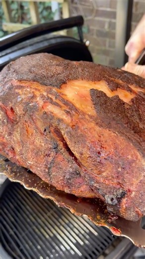 🔥🔥🔥Firing up Royal Oak Charcoal and throwing on a juicy pork butt—pulled pork sandwiches are on the menu! What’s hitting your grill this weekend? Big K’S QUE #royaloakcharcoal #teamroyaloak2025 #charcoalofchampions #bbq #bbqtime #summerbbq #grill #griller #grillingandchilling #grillingseason | Royal Oak Charcoal