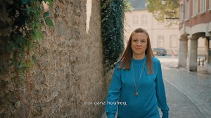 Eis Spëtzekandidatin am Osten: d'Carole Hartmann #nobeidir Fir d'Deputéiert an Eechternoacher Buergermeeschtesch ass d'Balance tëscht Aarbecht, Fräizäit a Famill eng vun de Prioritéite fir d'Zukunft. Als DP wäerte mir: 👉 flexibel a familljefrëndlech Aarbechtszäit-Modeller aféieren, ë.a. mat Hëllef vun enger Joresaarbechtszäit an Zäitspuerkonten 👉 den Teletravail fërderen a Co-Working Spaces uechter d’Land ausbauen A villes méi. All eis Prioritéite fannt dir op https://dp.lu | DP - Demokratesch