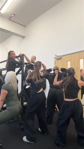 bend that ass over #baddie #dancechallenge #viraldance #tiktokdance #trendingdance #twerking #blowup