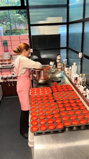 Red velvet cupcake recipe ♥️ (my second fave cupcake flavour) recipe below! Red velvet cupcakes: * 166g all-purpose flour * 32g cornstarch * 1/2 teaspoon baking soda * 7g Dutch cocoa powder * 1/4 teaspoon salt * 56g unsalted butter, room temp * 200g granulated sugar * 2 large eggs, room temp * 1/2 cup (120ml) canola or vegetable oil * 2 teaspoons pure vanilla extract * 1/2 teaspoon white vinegar * gel red food coloring * 120ml buttermilk, room temp (to make your own, 1 cup milk/1 tbsp lemon juic