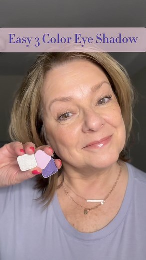 Hooded eye lids, not a makeup pro, too hard, whats your reason for not playing with eye shadows? Ive learned to have fun with eye shadow. Keep thw application simple and stick to two or three colors. But just have fun! At 65 I’ve rediscovered eye shadow!Comment LILI for this palette link. #easyeyeshadow #hoodedeyes #hoodedeyesmakeup #over50makeup #matureskinmakeup #eyeshadow #emptynesters #pinkeyeshadow | Beverly Soutar