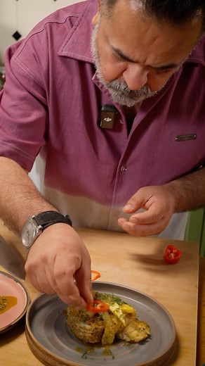 Mango & Fish Curry ! Watch the full recipe and how Emami healthy & tasty #mustardoil take wit to another level. This dish offers a unique fusion of flavors where the sharp, pungent notes of mustard oil beautifully complement the sweet, tropical essence of ripe mango. The fish, with its delicate texture, absorbs these contrasting flavors, creating a harmonious balance. The subtle heat from the spices adds depth, while the fresh coriander provides a refreshing finish, making each bite an exciting 