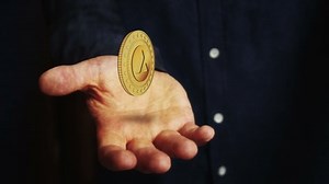 La cryptomonnaie d'avalanche pivotant de la : vidéo de stock (100 % libre de droit) 1089704301 | Shutterstock