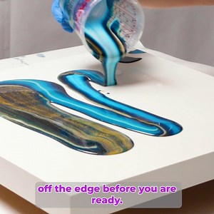 Dirty resin pours (or exotic resin pours as some people call them) can be so gorgeous! | Mixed Media Girl