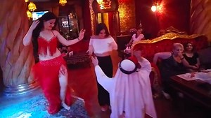 hot and sexy belly dance in arab club ! watch till the end