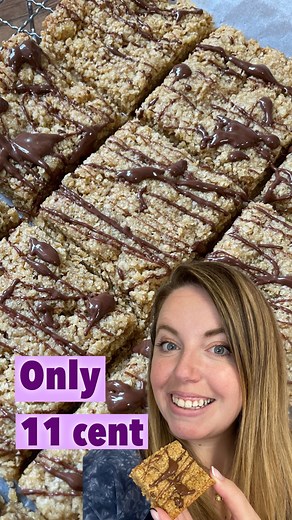 Budget friendly snacks?!! . This was one of the most asked questions in this weeks Q&A, and so here is a budget friendly snack recipe that is filling and tasty! . These also freeze really well! Make a double batch and freeze half for a busier week 🙌 . I’ve kept mine plain, but you could also add chocolate chips, dried fruit or even nuts and seeds. . Let me know if you’d like more budget friendly snacking ideas for the summer hols? . . . #snackideas #kidssnacks #snack #savingmoney #budgetfriendl