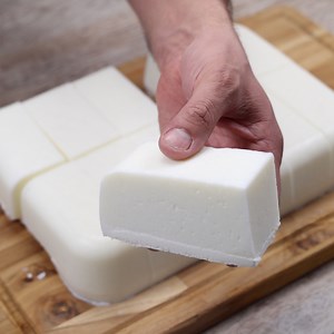 3.4K views · 91 reactions | Du savon fait maison en quelques minutes! | Recettes Apprenez +Conseils | Facebook