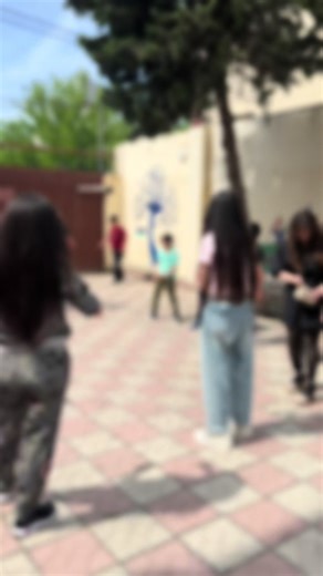 Həyətdə Valeybol: Sevincli Anlar