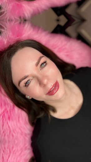 9 comments | A look at these gorgeous healed powder brows — soft +...