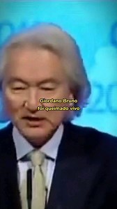 🌌 Giordano Bruno (1548-1600) foi um filósofo, matemático e astrônomo italiano do século XVI. Ele defendeu o heliocentrismo, a existência de múltiplos mundos habitados e a ideia de um universo infinito. 💥 Suas crenças o colocaram em conflito com a Igreja Católica, levando-o à prisão e execução em 1600. ✊ Sua coragem e pensamento livre o tornaram um símbolo da busca pela verdade e liberdade de pensamento. Este foi mais @umpingodeciencia por @wilerjrxd. 💧 📌 Via @sllow_motion_ - 🔸Siga @umpingod