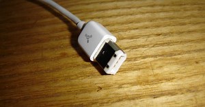 ما هو FireWire IEEE 1394: الاستخدامات والتاريخ والنماذج والمزايا | ITIGIC