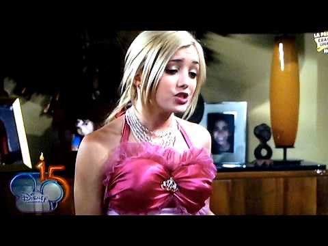 PEYTON LIST BAREFOOT 1. Jessie