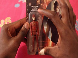 FUNKO REACTION THE FLASH TOY FIGURE UNBOXING CW CHANNEL DC COMICS JUSTICE LEAGUE Toys Kids Video | Tamale’s Toys