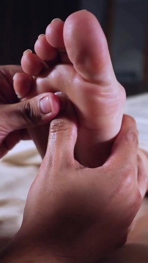 11K views · 319 reactions | Soothe tired legs, relieve pressure, improve joint discomfort! 露‍♀️ #massage | Massage-to-Go | Facebook