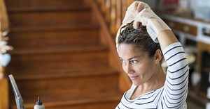 Met een kleurspoeling je haar verven? Dit moet je weten voor je begint