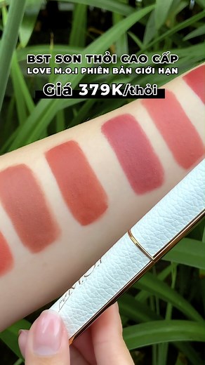 143 reactions · 16 shares | TEST TAY, Bst son thỏi LoveMOI với phiên bản PREMIUM sáng tạo bởi Mentor Hồ Ngọc Hà, chất son lỳ và không gây khô môi phù hợp với làn môi phụ nữ Việt #hongocha | MOI Cosmetics - Hồ Ngọc Hà | Facebook