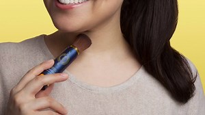 BRUSH ON BLOCK® SPF 30 bloqueador solar mineral en polvo que combina protección y facilidad al mismo tiempo. Talvez te preguntás cuando tardás en protegerte del sol con nuestro producto único BRUSH ON BLOCK® SPF 30 bloqueador solar, por eso te mostramos como su cepillo portable proporciona una aplicación fácil y rápida además de ser resistente al sudor y al agua hasta por 80 minutos. BRUSH ON BLOCK® SPF 30 bloqueador solar es fácil de cargar 👌 para protegerte del ☀ en todo momento. #DermatALLog