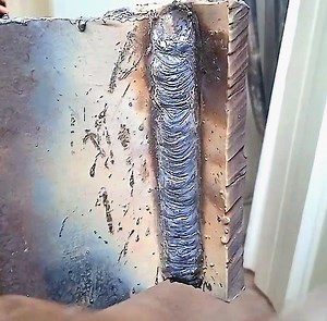 These professional welders tell you how to properly weld 7018 vertical fillets #welder #weldingcreativeandcrafts #welding | Welding Creative & Crafts