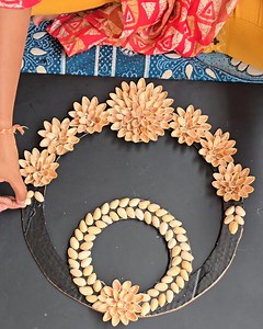 18K views · 110 reactions | Easy using Pista shell flower wall decor craft diy #diy #craft #walldecor #easy #pistachio | Creative ViNii | Facebook