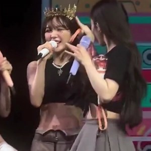 3.1K views · 703 reactions | Irene putting the crown to Wendy  #WenRene Prince Wan and Princess Hyun 冀勺 | WenRene Couple | Facebook