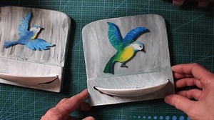 mangeoires d'oiseaux faites maison sur la : vidéo de stock (100 % libre de droit) 3675439063 | Shutterstock