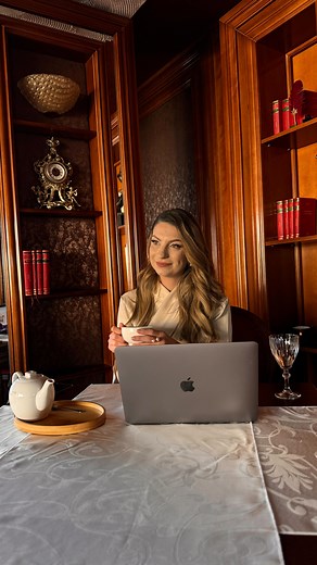💫Iubirea de sine este procesul prin care recunoaștem și acceptăm cine suntem cu adevărat, onorându-ne nevoile, emoțiile și aspirațiile. Este despre a ne trata cu blândețe, respect și compasiune, indiferent de circumstanțe. Iubirea de sine înseamnă respectul profund pentru propria persoană, acceptarea necondiționată a tuturor aspectelor tale - fizice, emoționale, mentale și spirituale. Aceasta presupune să te prioritizezi, să îți asculți nevoile și să acționezi în consecință, să te ierți pentru 