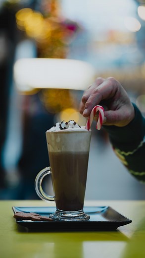 13 reactions |  Ce moment de pure décadence t’est offert par Les Flaveurs x Hema x Les Galeries ➡️ Go te faire plaisir chez Les Flaveurs avec un chocolat « chaud chaud chaud » et sa montagne de chantilly (à pimper avec quelques confiseries Hema) ! 襤襤襤 #hotchocolate #foodporn #chocolatchaud #hotdrinks #galeriesstlambert #lesgaleriesstlambert #liege #ZEShoppingàLiège #lesflaveurs | Galeries St Lambert | Facebook