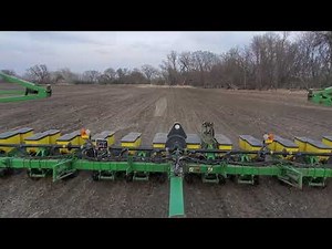 John Deere 4440 planting corn #plant21