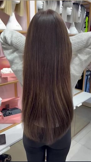 Parul ca in basmele cu Ileana Cosanzeana exista🤩 Unde? La BELHER? Cum? Folosind extensiile tape-on VIP de 65 cm disponibile aici: https://www.belher.ro/par-foarte-des-gama-vip-tape-on-banda-adeziva/931-1347-saten-inchis-tape-in-vip.html#/4-lungimi-45_cm | BelHer