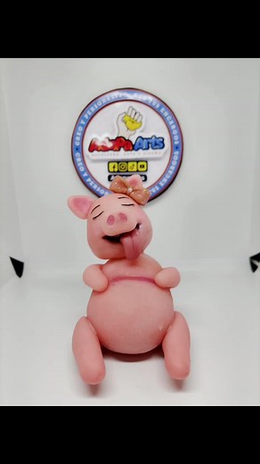 Cerdita glotona 🐷🎂 hecha en pasta francesa, cake Topper, figuras, velas y más... Pregunte sin compromiso 🙂 ☆ ☆ ☆ #adapaarts #pastaflexible #flexibleporcelain #flexiblepaste #porcelanaflexible #pastafrancesa #elaboradoamano #hechoamano #handmad #handmade #figure #figuras #figura #figureart #figuraamano #figure #figura #arte #art #cerdas #cerdita #glotona #velasartesanales #vela | Adapa Arts