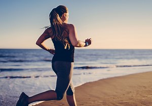 Cardio-training : un cours gratuit de cardio-training pour brûler de la graisse avec un appareil ou à la maison. - Elle