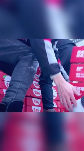 Guangxi’s cousins just sit and wait for the cranberries! #fruit #kind #cranberry #fyp #friends | Amazingnanning