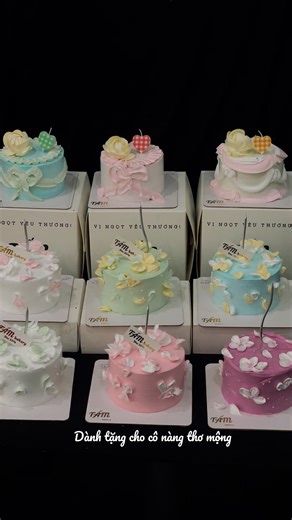 2.7K views | Tìm bánh kem vừa đẹp vừa ngon thì phải nhắn cho Tấm liền nha  Tiệm chúng mình sẵn rất nhiều loại bánh từ Bento - Mousse - Rau Câu Bắp - Bánh Kem Bắp - Bông Lan Trứng Muối - Pannacotta - Su Dai Singapore - Bánh Kem trái cây - Bánh Kem cho bé  Tặng kèm dĩa muỗng nến xinh hot trend và Túi Vải Tiện Lợi khi đặt bánh nhà Tấm nha 殺 | TẤM Bakery | Facebook