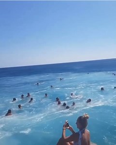 අන්තිමට පනින එකා.😁❤️📸 #fun #funatsea #beach #bath | Cruising with sohan