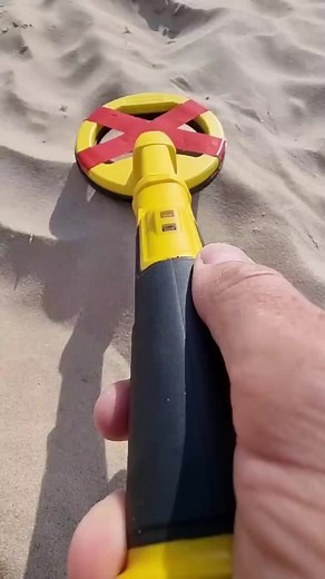 WOW Amazing metal detector found the SAND ⏳#ForYouPage #fyp #fypusa🇺🇸tiktokusa #fypシ゚viral #CaliforniaBeach