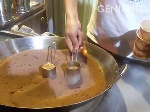 El café oriental o turco se prepara con un café molido muy fino, utilizando un cezve, típica cafetera de cobre y latón. ☕️ Te gusta el café? | USA Diario