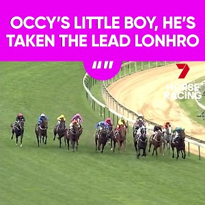 🚀 How about the turn of foot from Lonhro in the 2001 Caulfield Guineas! Melbourne Racing Club Hawkes Racing | 7HorseRacing