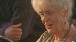 'Titanic' actress Stuart dies