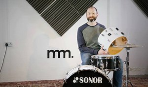 We all know Ronan is a master of tuning drums, so we asked him to tune a slightly tricky 14" Vintage Sonor Phonic Rack Tom. We'll be showing how to tune different drums over the coming months too for everyone out there who wants to brush up on their tuning! This service is also available via our Musicmender service, where you can get the legend himself to tune your pride and joy to perfection! Musicmender service: https://bit.ly/2Uok0S1 | Musicmaker