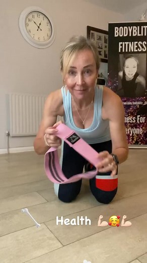 Bone health ~ press up top tip 💪🏻🥰💪🏻#pressupchallenge #bonehealth | Emma Staples