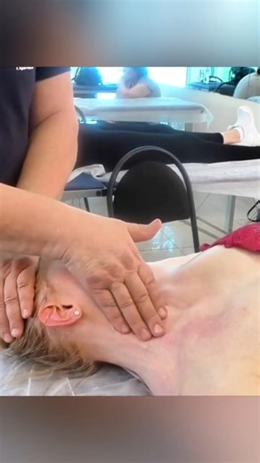 Reducing hypertonicity of the cervical spine and fascial structures of the neck #gksm #neckmuscle...