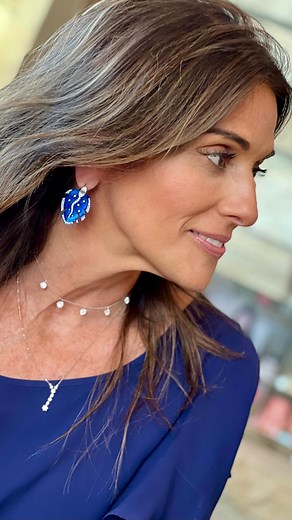 Reflecting the beauty of the Amazon canopy, these stunning Folha gemstone and blue rhodium pieces are like leaves during a rainstorm, with shimmering diamond droplets. The true essence of this natural wonder! 🌳🍃🌧️ #grazielagems #rhodiumplatedjewelry #amazoniacollection #couturejewelry | Graziela Gems