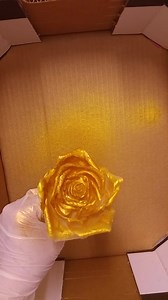 This is a wafer paper rose made with Saracino wafer paper. Fantastic edible spray by Cake Craft Company Super Gold colour. www.zeechik.com #cake #cupcakes #patisserie #Saracinouk #cakecraftcompany #cakedecorating #cakemodelling #food #foodporn #bake #cakedecorator #zeechikdesigns #cakeshop #bakery #cakedecorations #cakedesign #cakeart #cakeartist #cakestagram #cakes #foodblog #instacake | Zee Chik Designs