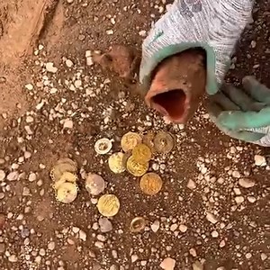 4K views · 36 reactions | treasure finding moments | حدوتة مصرية Hadoota masreya | Facebook