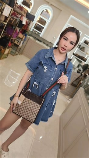 Gucci GG Supreme Messenger “สไตล์เรียบเท่ สะพายแล้วดูชิคมาก 🖤 Gucci GG Supreme Messenger ใช้งานง่าย เข้ากับทุกลุค” #GucciBag #GGsupreme #แม่ค้าก้อย | ไลฟ์สดแม่ค้าก้อยเพจ2 สินค้าแบรนด์เนมของแท้รับประกัน