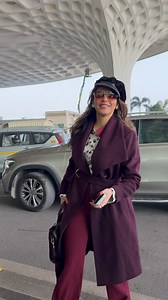 10K views · 106 reactions | Simar Bhatia, Isha Koppikar and KSI Spotted at Airport #simarbhatia #IshaKoppikar #ksi #fashion #fblifestyle #entertainment | Bollywood Reporter | Facebook