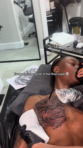 Those final wipes after a tattoo day session🥴especially a chest day, bro firmed it though🫡 (Bezztattoos) on insta for bookings/enquiries #tattoo #tattooartist #f #fyp #manchester